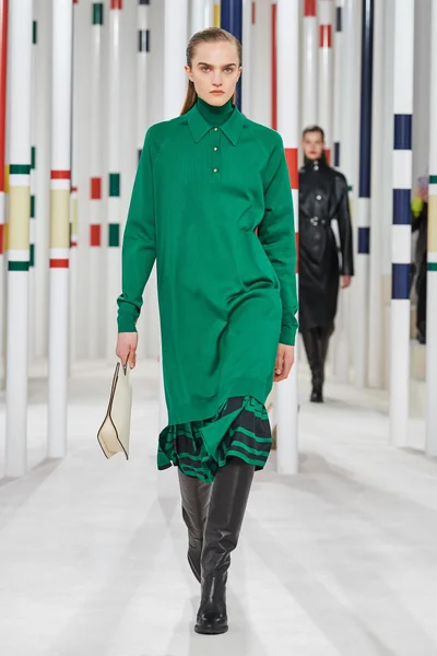 Look 13